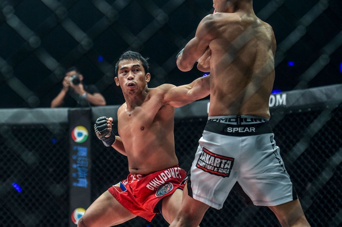 Robin Catalan will do whatever it takes to get the win over Elipitua Siregar | Photo: ONE Championship