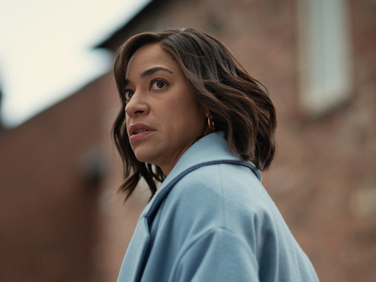 Cush Jumbo as Megan/Cassie in &#039;Stay Close&#039;(Image via Netflix)