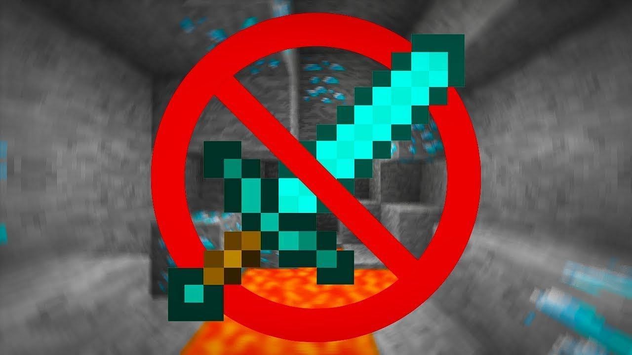 Turning off PvP on a Minecraft server is relatively simple (Image via Tubbo/YouTube)
