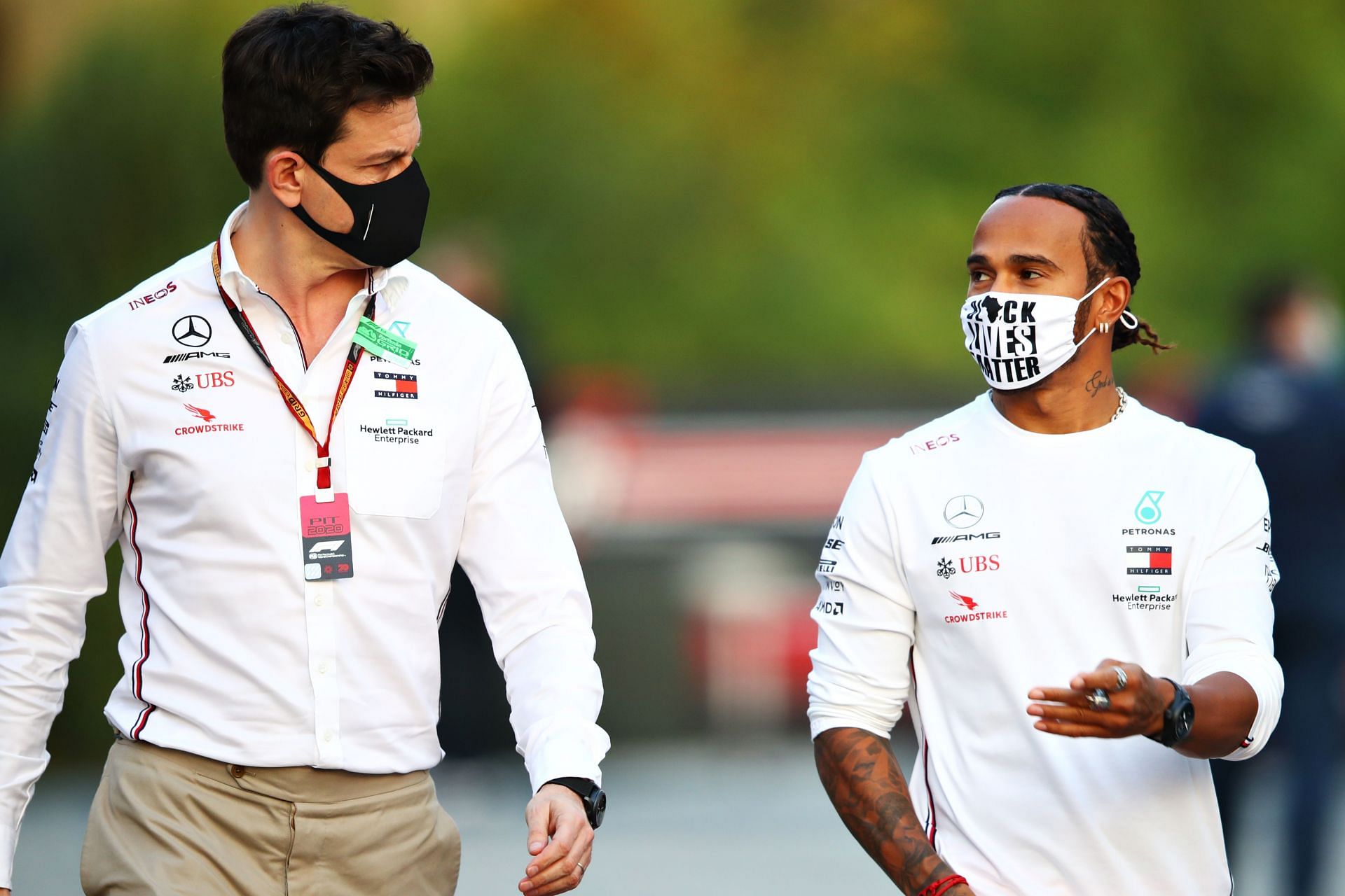 Toto Wolff (left) and Lewis Hamilton (right) at the 2022 Emilia Romagna Grand Prix.