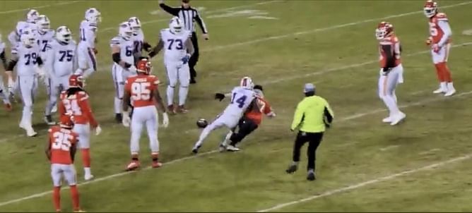 WATCH: Stefon Diggs bodies Chiefs fan in frustration during Bills vs Chiefs playoff game