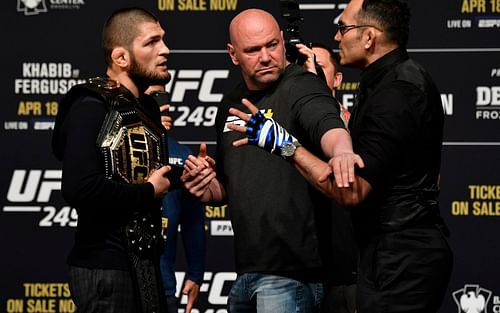 Khabib Nurmagomedov and Tony Ferguson face off before their scheduled fight at UFC 249 [Credits: @ufc via Twitter]