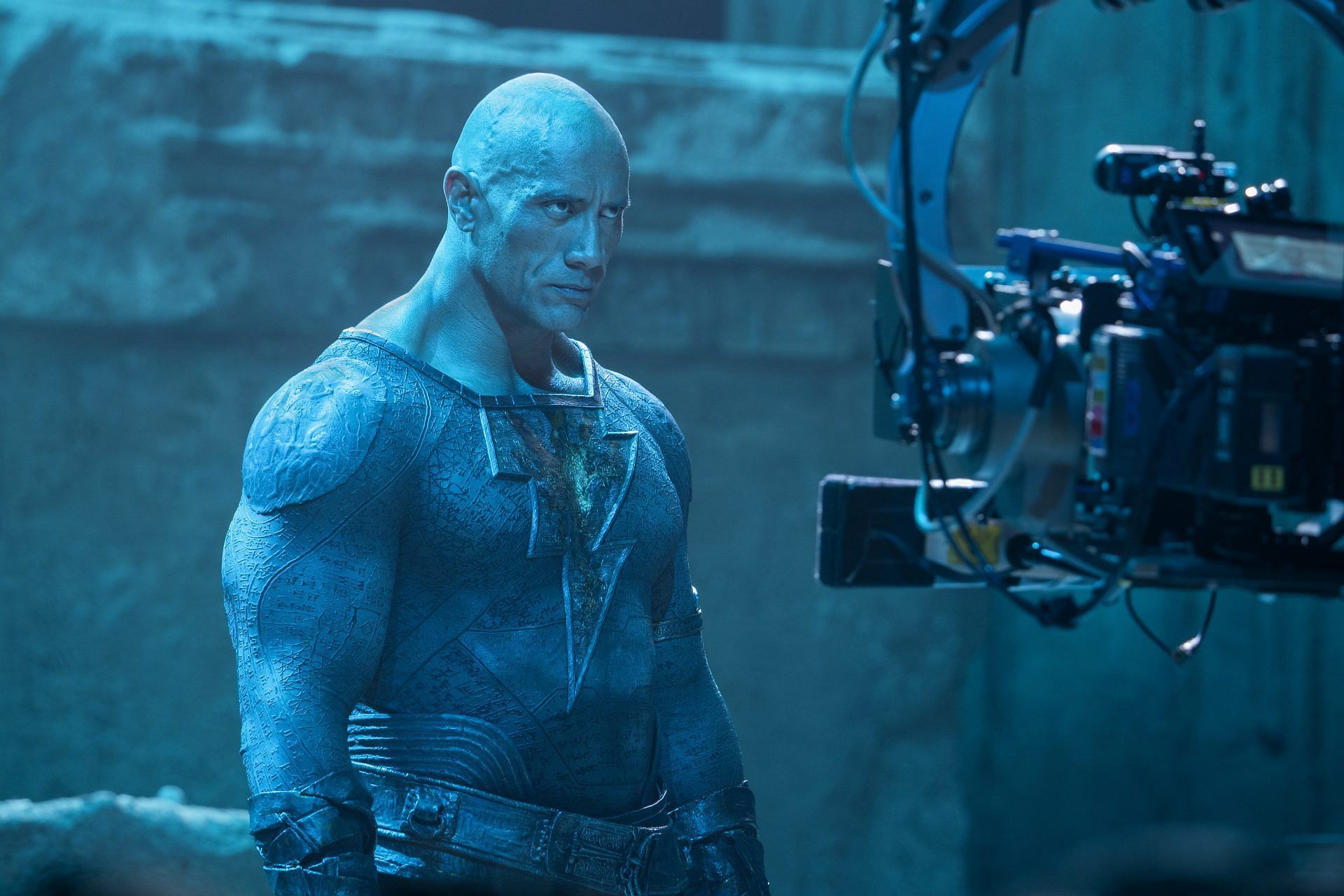 A behind the scenes look at The Rock as Black Adam (Image via Warner Bros)