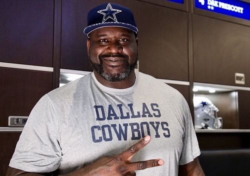 Shaquille O'Neal inside the Cowboys locker room. (Photo: Courtesy of Dallas Cowboys/Facebook)