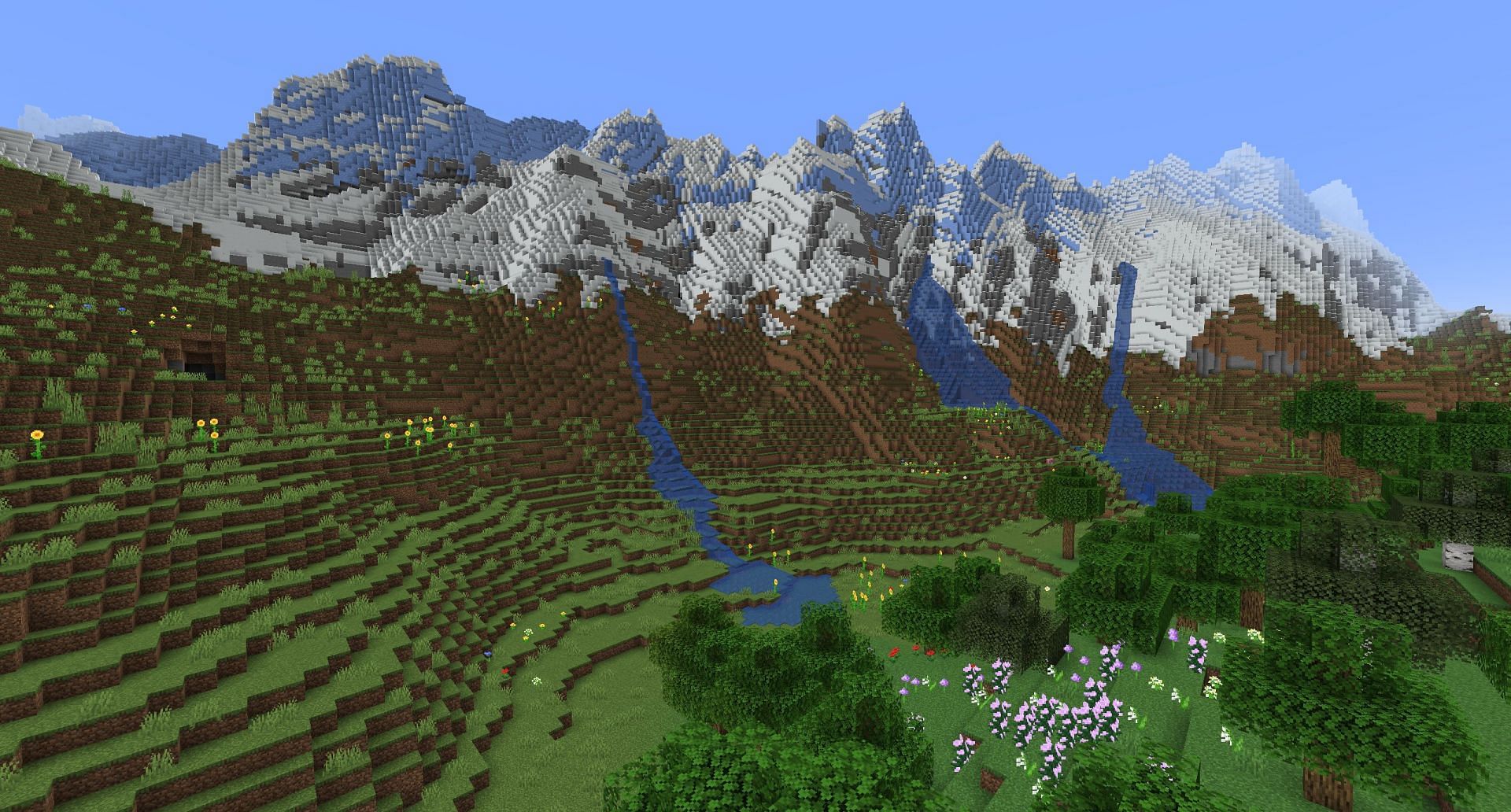 A beautiful mountain (Image via Minecraft)