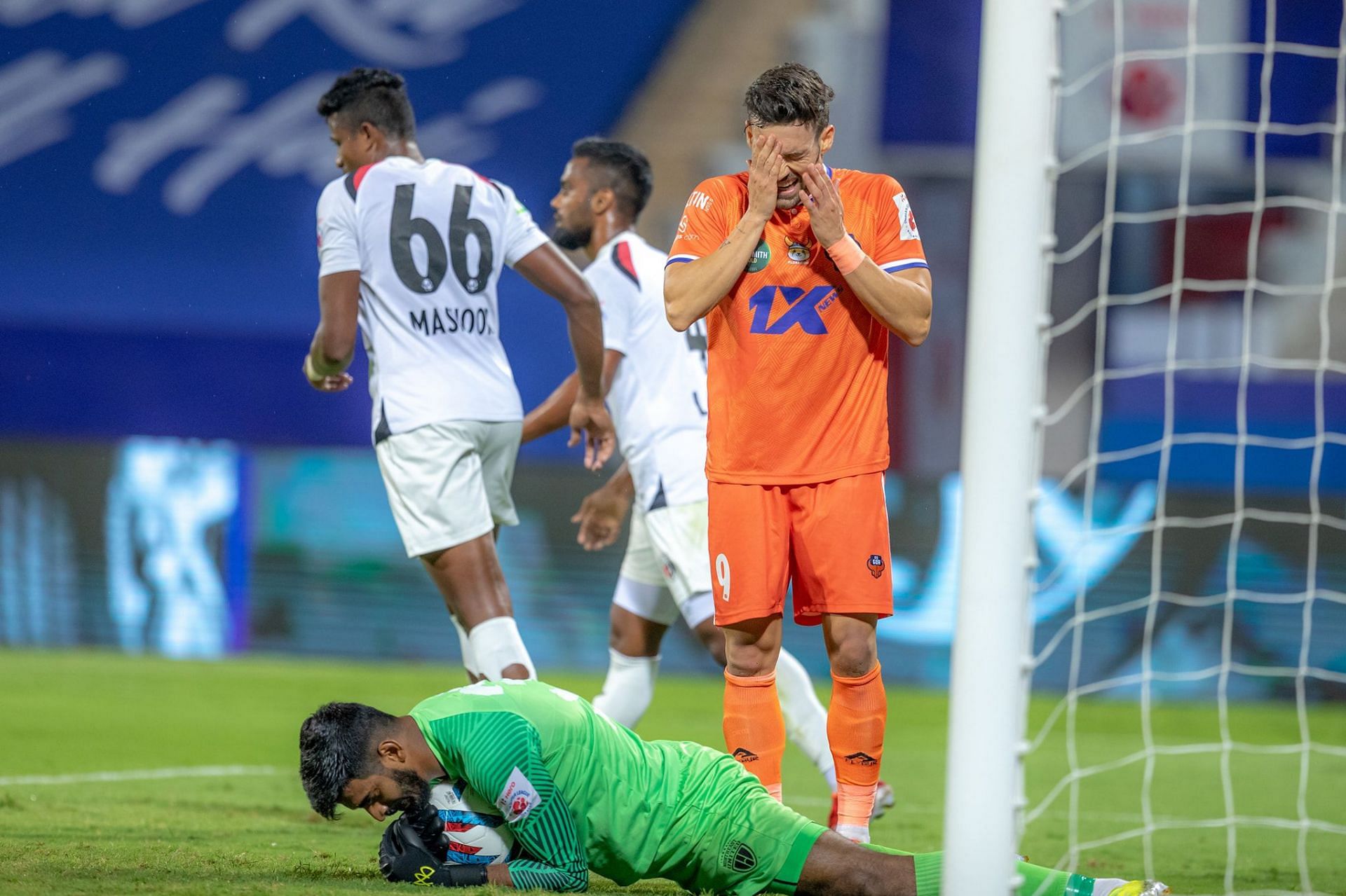 Mirshad made some good saves to deny FC Goa a winner (Image courtesy: ISL Social media)