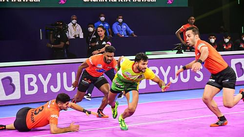 Patna Pirates failed to get going earlier tonight in Pro Kabaddi 2022 (Image: Pro Kabaddi/Facebook)