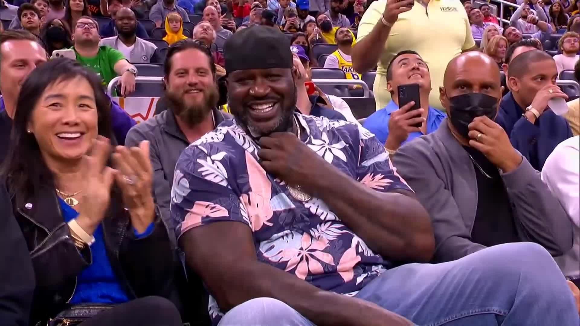 Shaquille O&#039;Neal at courtside in Lakers vs Magic game. (Photo: Courtesy of @BleacherReport/Twitter)