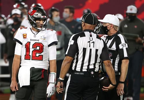 Super Bowl LV Brady talking to the refs