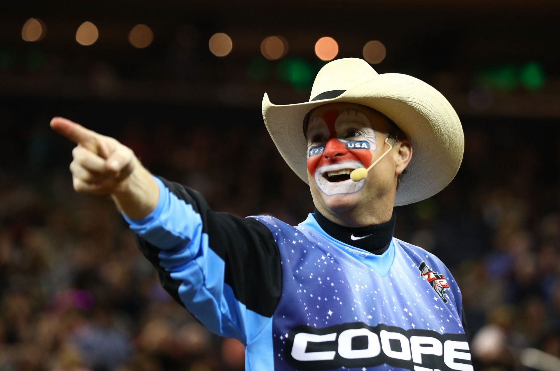 Jags fans will reportedly wear clown attire to season finale