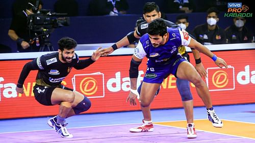 Haryana Steelers captain Vikash Kandola got tackled in the last raid of the match (Image: Pro Kabaddi/Facebook)