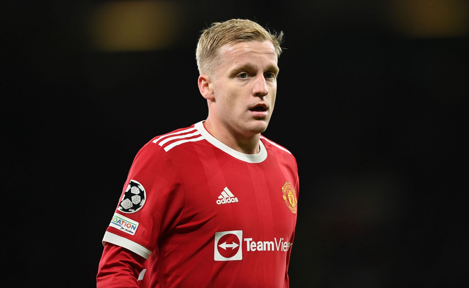 Donny van de Beek could leave Manchester United for Everton in the coming hours.