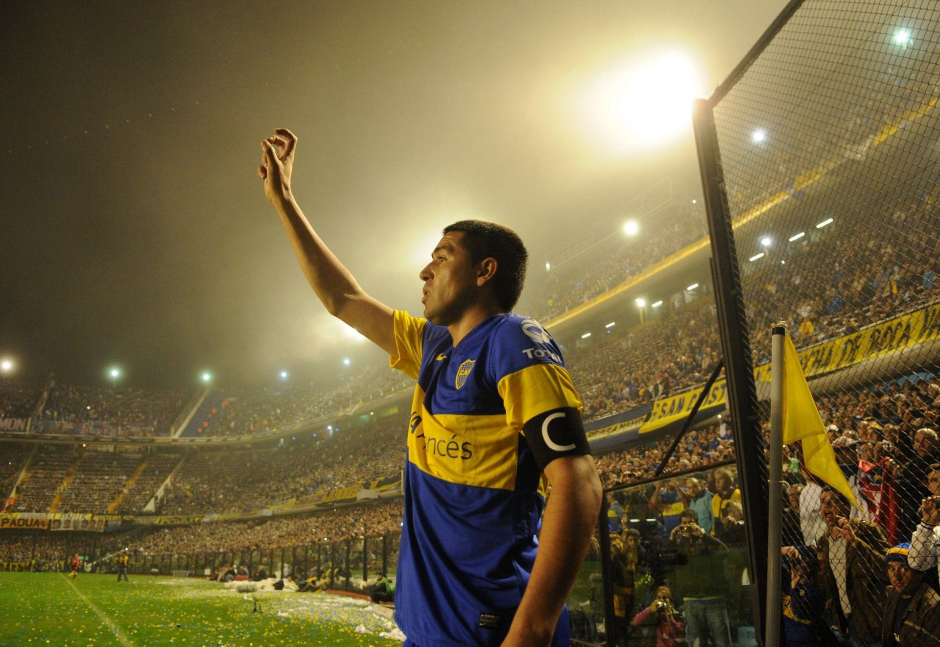 Juan Roman Riquelme acknowledging the Boca Juniors fans.