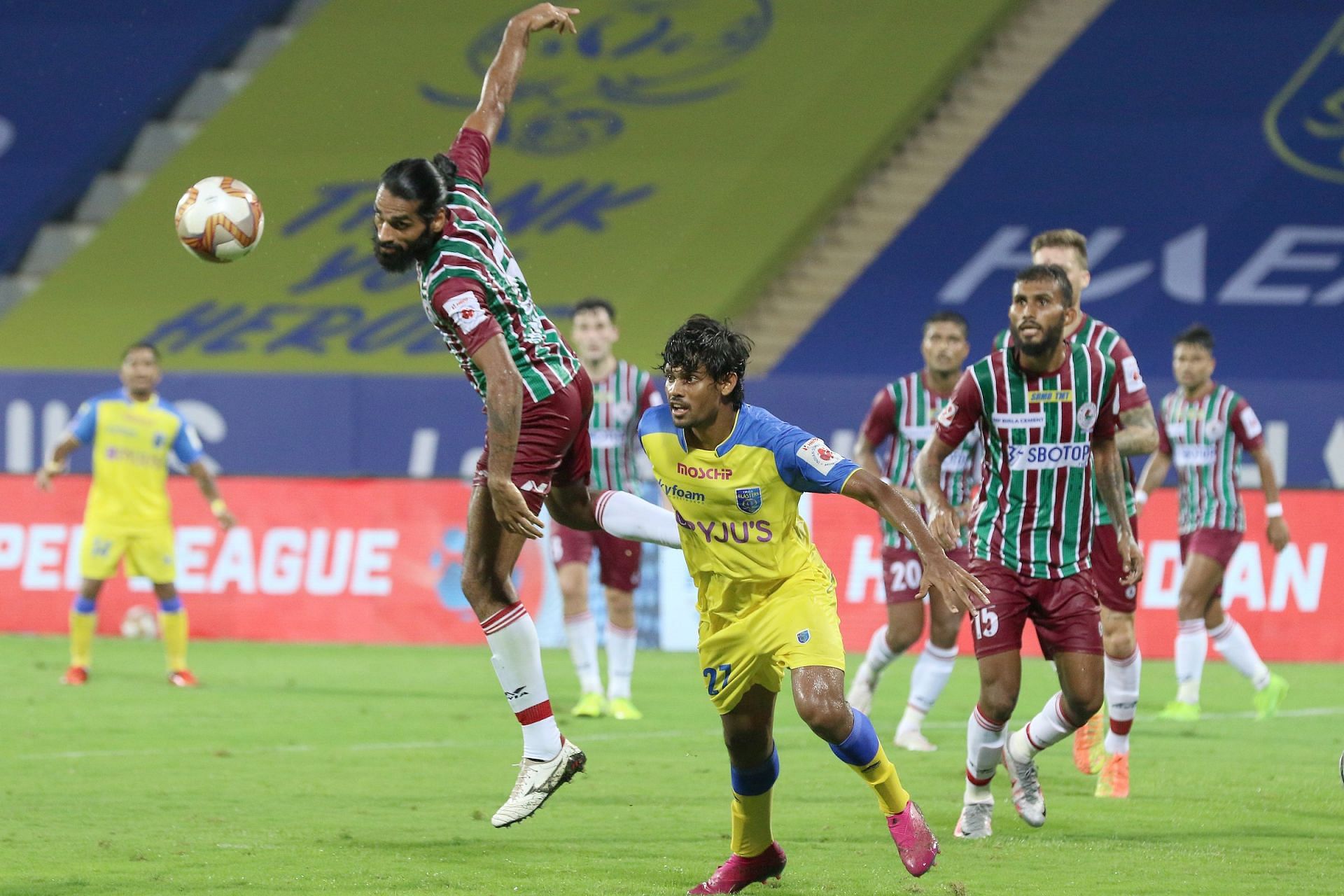 Sandesh Jhingan in action for ATK Mohun Bagan against Kerala Blasters FC (Image Courtesy: ISL).