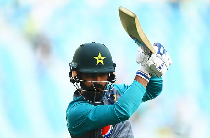Mohammad Hafeez retires from international cricket
