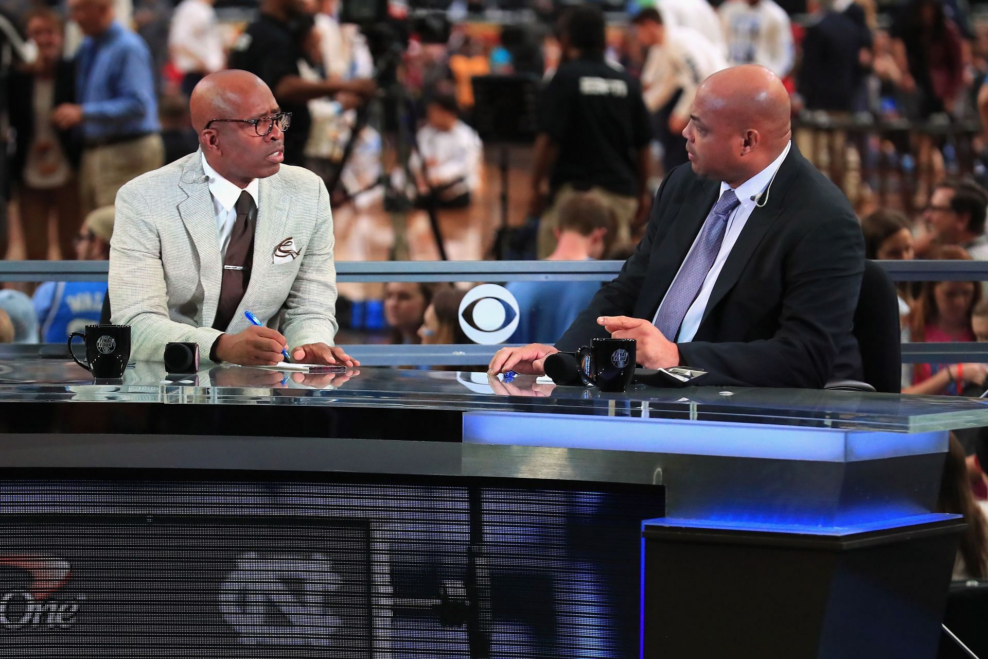 Kenny Smith and Charles Barkley on &#039;Inside the NBA&#039; on TNT