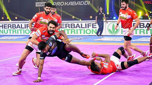 U Mumba held Gujarat Giants to a draw in their last night's PKL encounter (Image: Pro Kabaddi/Facebook)