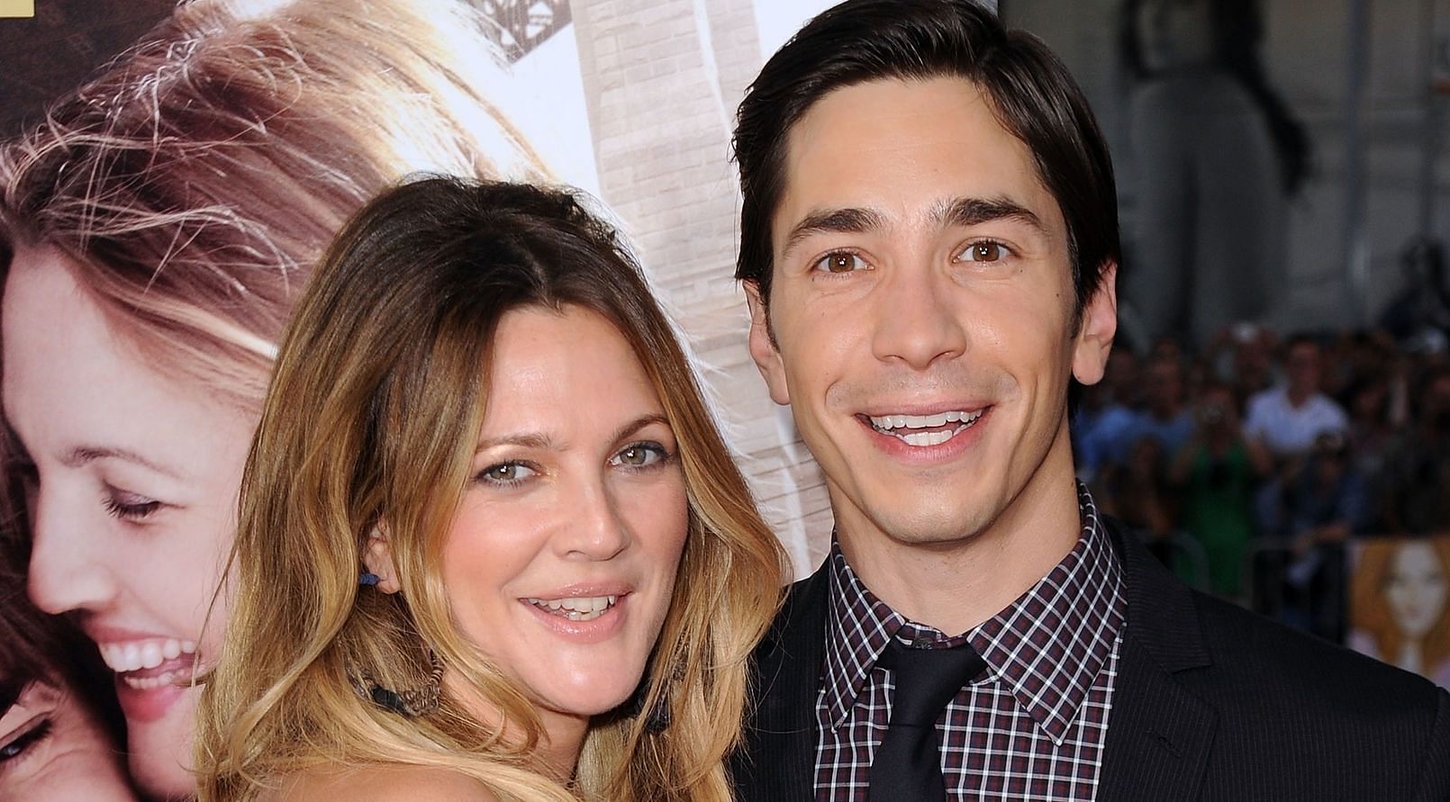 Justin Long with Drew Barrymore (Image via Jason Merritt/Getty Images)