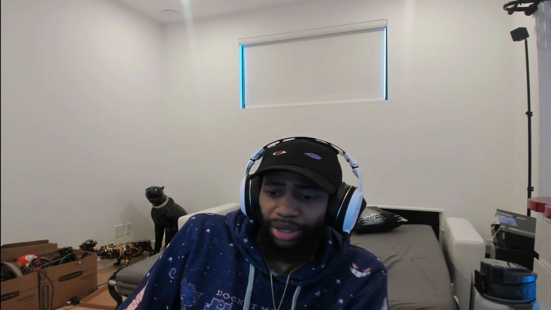 Daequan Loco talks about alleged problems with the NRG Thoom House (Images via Twitch.tv/daequanwoco)