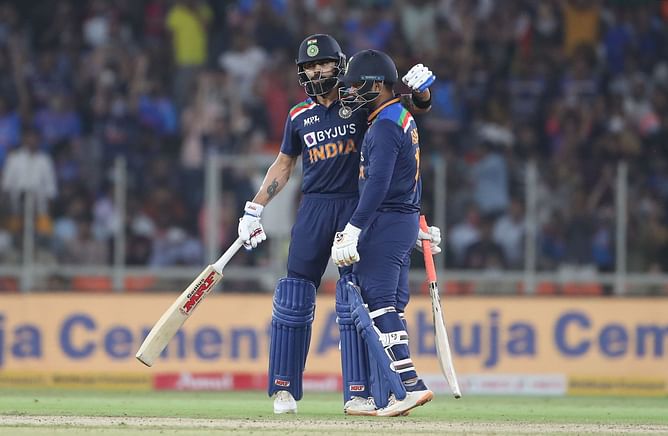 "Kohli and Pant will together score more than 80 runs" - Aakash Chopra makes his predictions for the 3rd India vs South Africa ODI