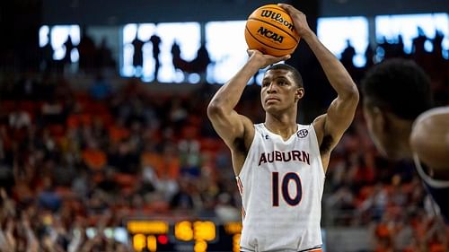 Auburn freshman forward Jabari Smith Jr. continues to impress