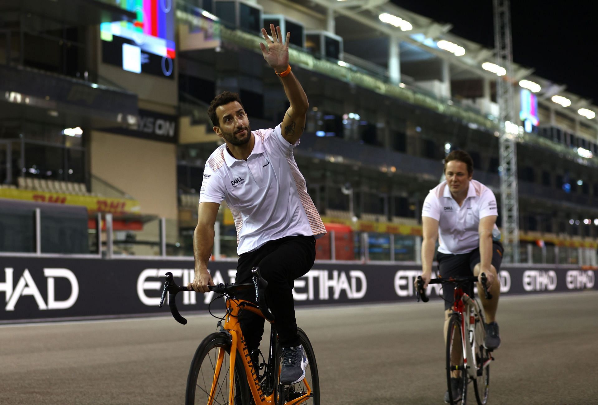 F1 Grand Prix of Abu Dhabi - Ricciardo rides a bike around Yas Marina during his &#039;track walk&#039;