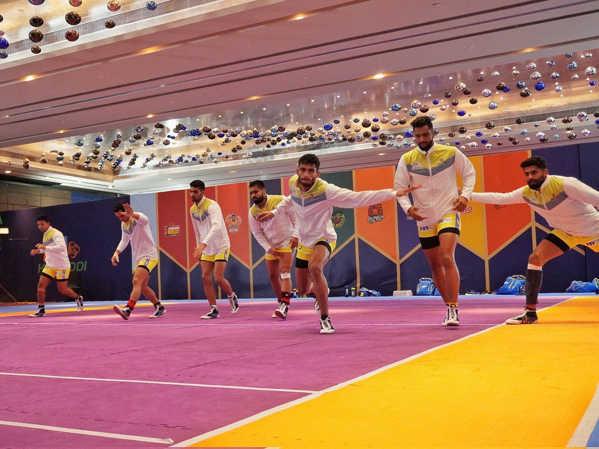 Tamil Thalaivas players train ahead of their upcoming fixture (Image Courtesy: Tamil Thalaivas Twitter)