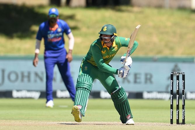 "He didn't allow Bhuvneshwar Kumar to bowl at all" - Aakash Chopra picks Quinton de Kock as his Player of the Match for the 2nd Ind vs SA ODI