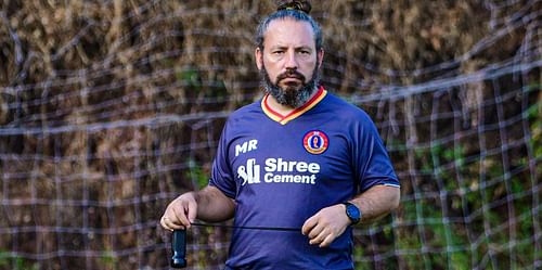 Mario Rivera looks on during SC East Bengal training (PC: Twitter/sc_eastbengal)