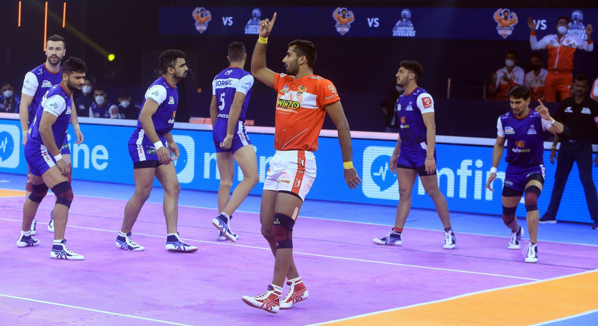 Rakesh in action for the Gujarat Giants against the Haryana Steelers - Image Courtesy: Gujarat Giants Twitter
