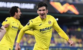 Villarreal hammering piles pressure on Levante