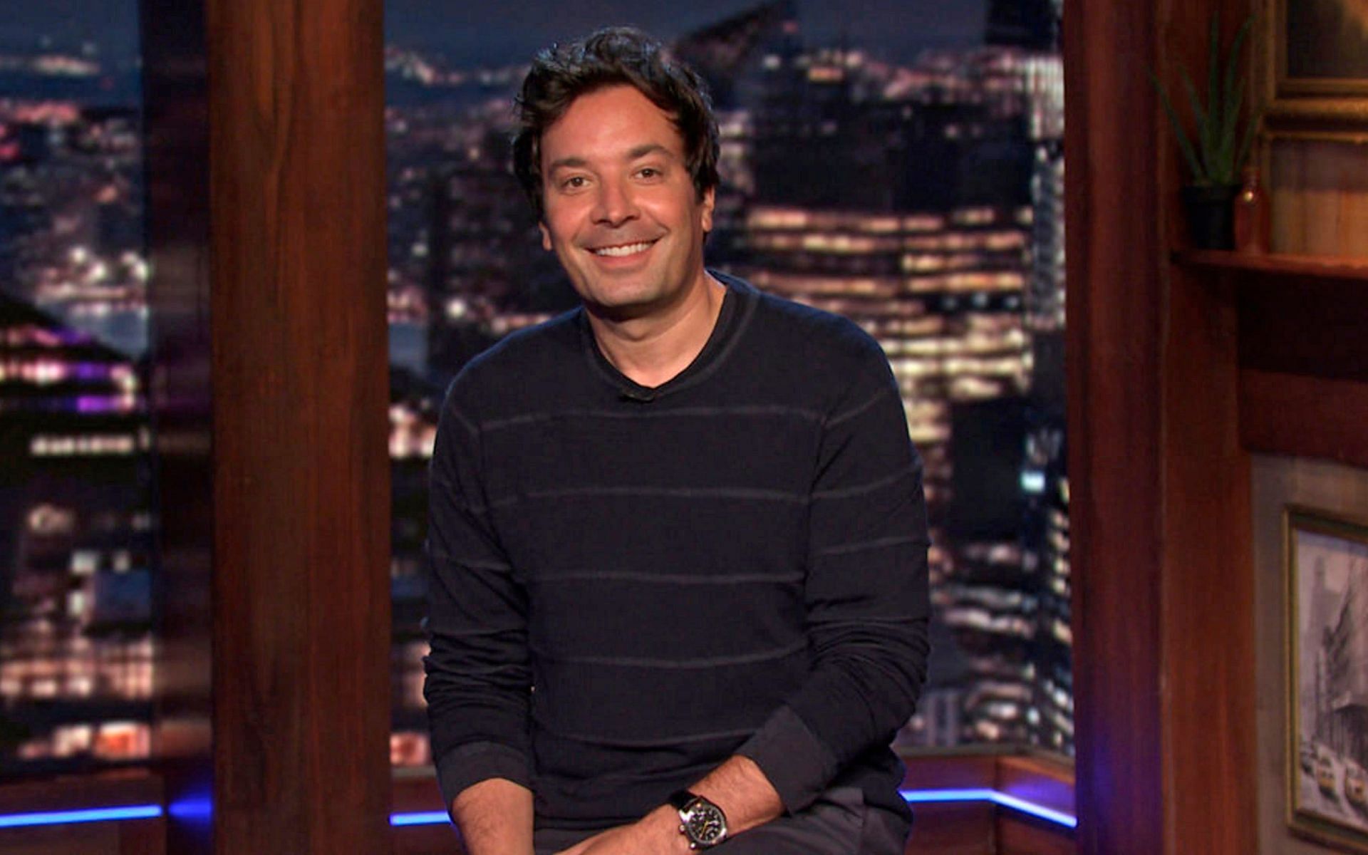 Jimmy Fallon tested positive for coronavirus despite being double vaccinated and having a booster shot (Image via Getty Images/ NBC)