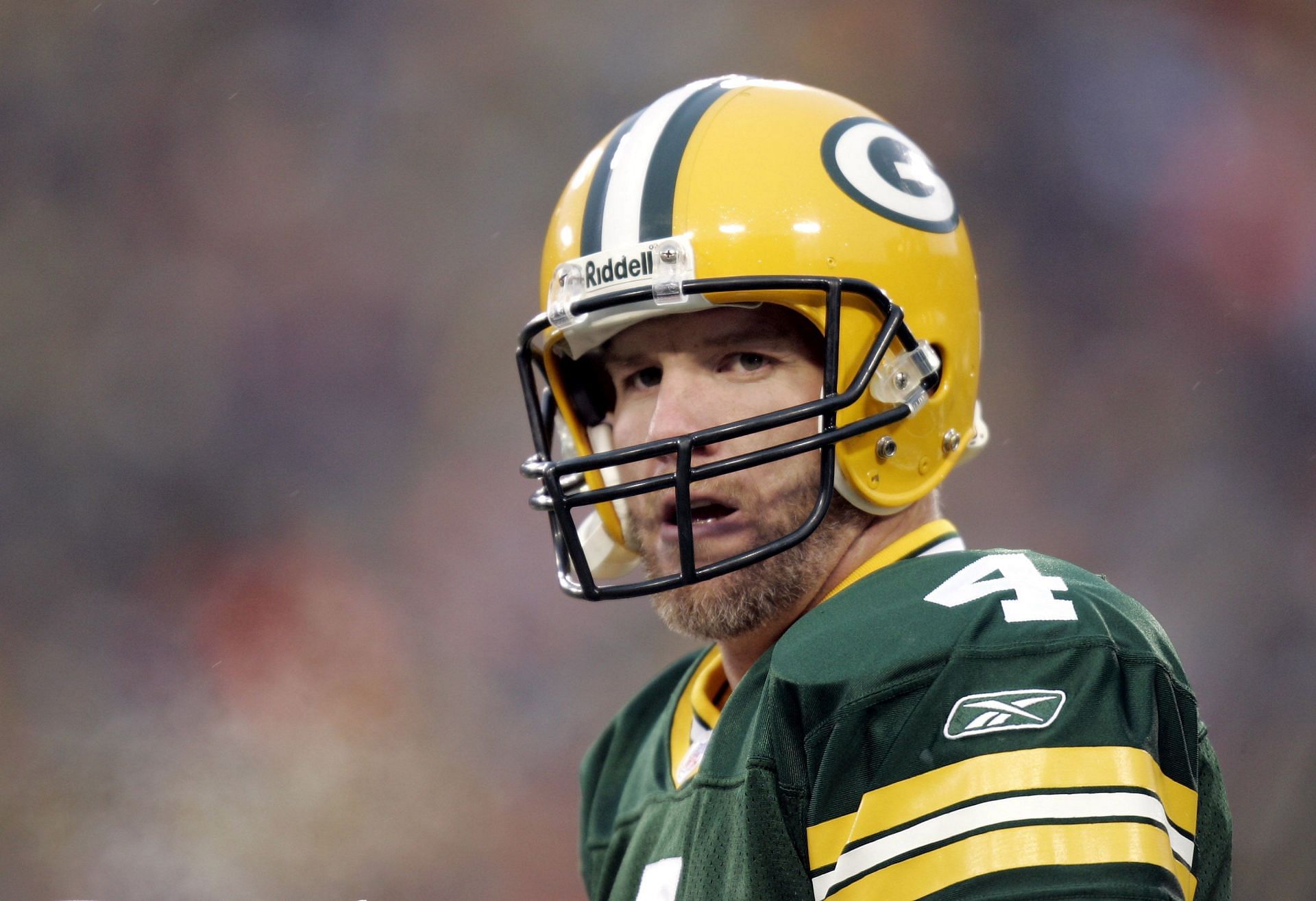 Favre shown during a 2005 NFC playoff game at Lambeau (Photo: Getty)