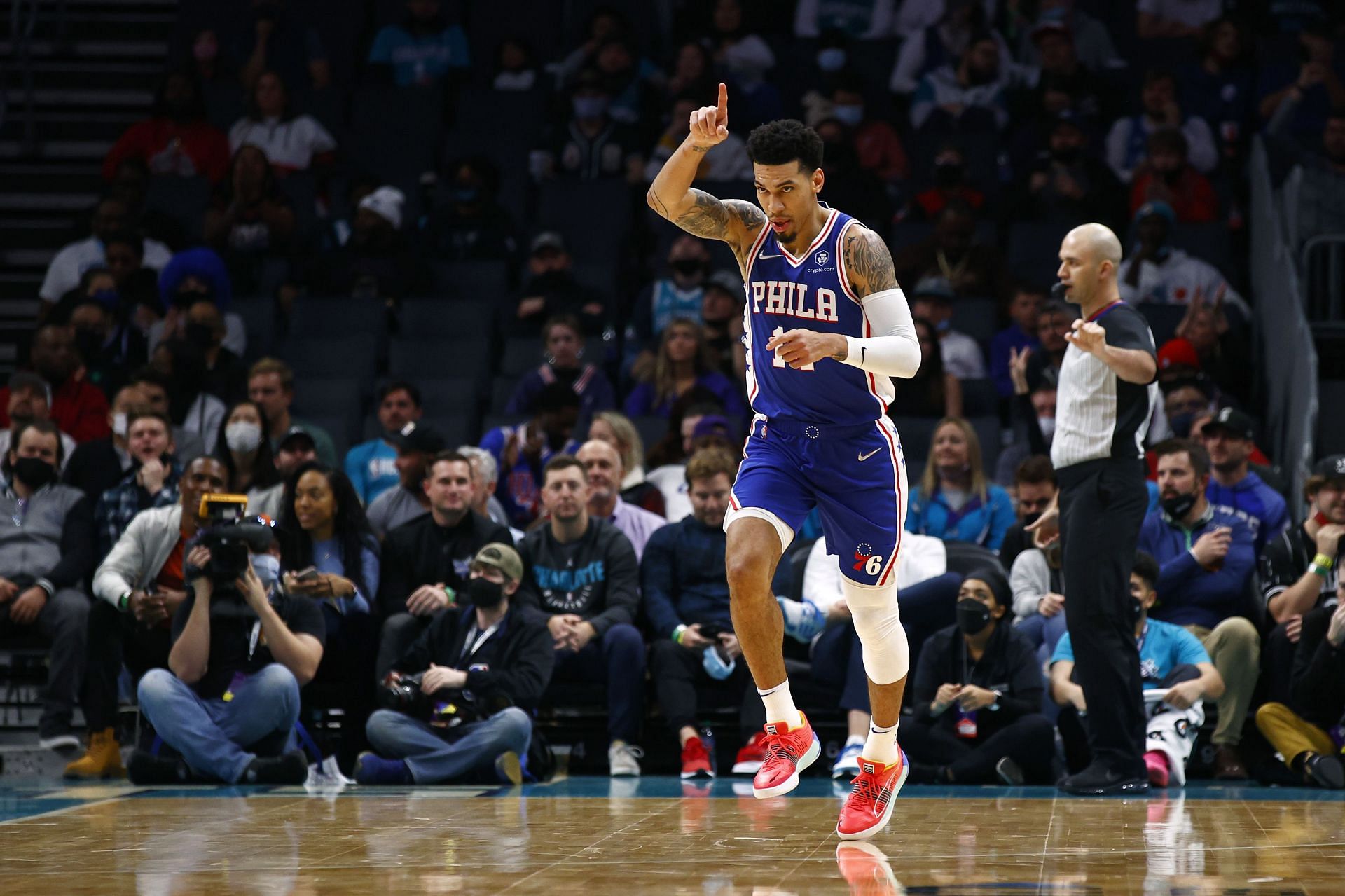 Danny Green runs back to defend after scoring
