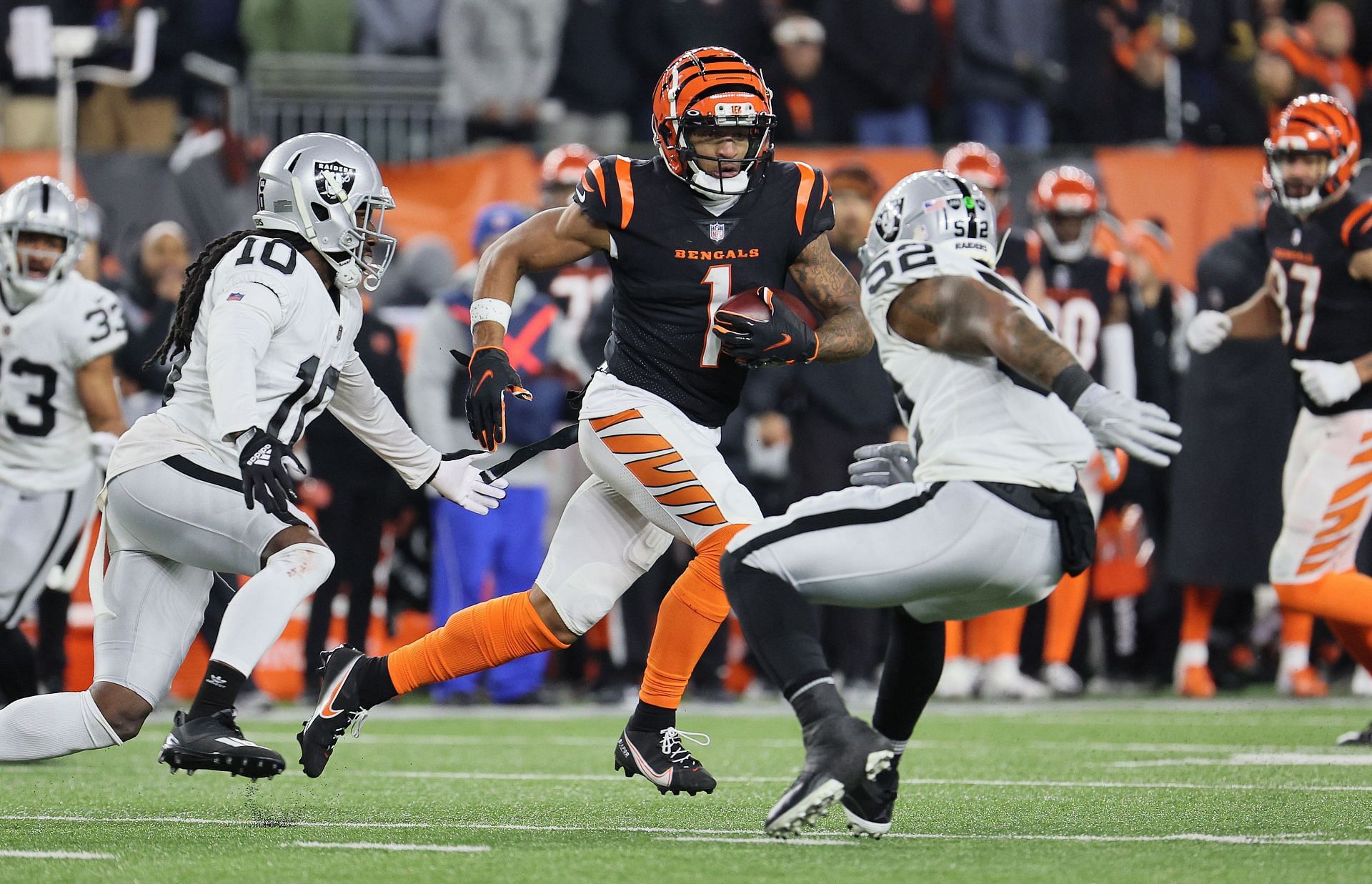 Official's errant whistle blow affects Raiders-Bengals game - Silver And  Black Pride
