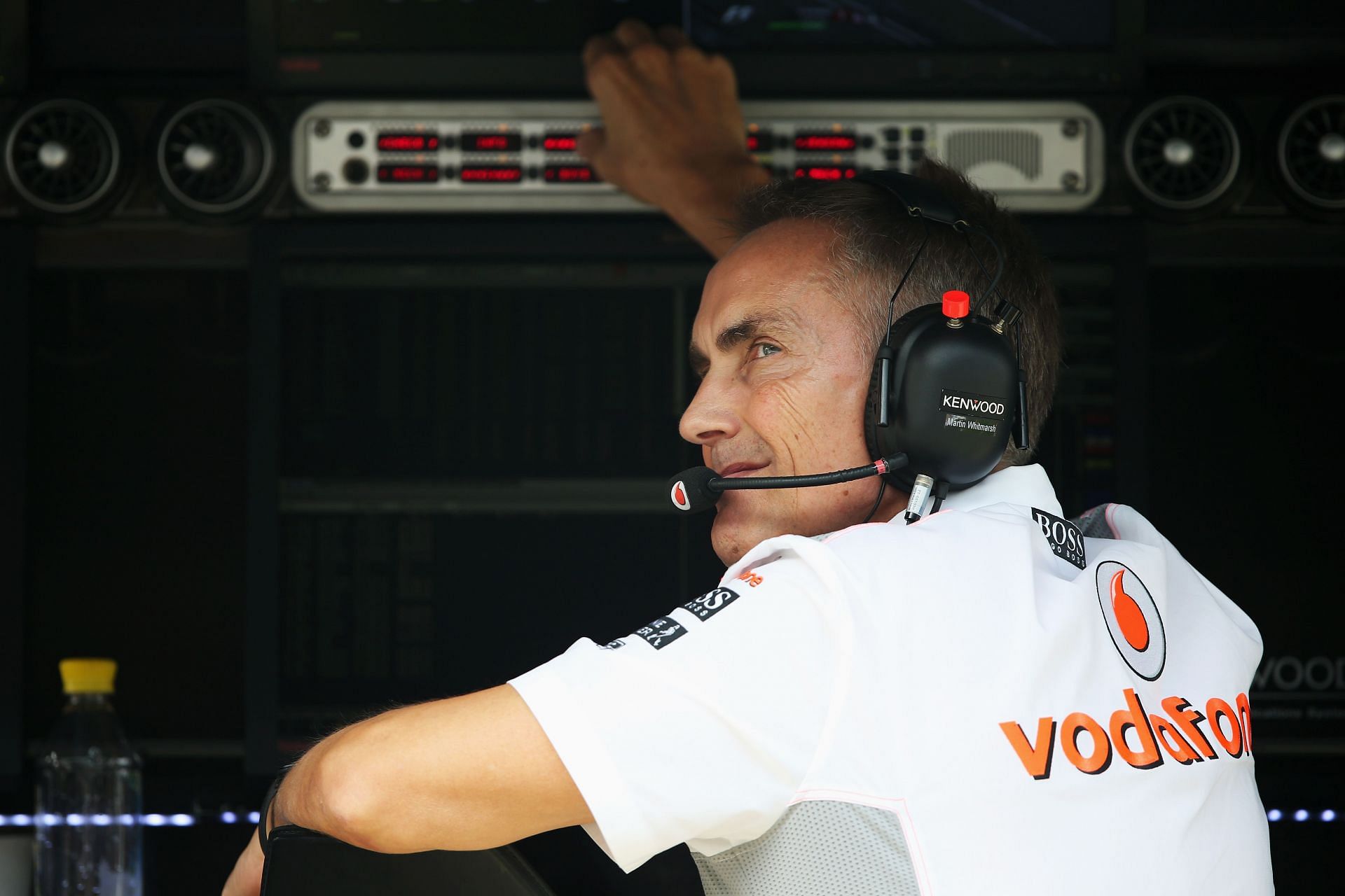 Martin Whitmarsh on the McLaren pit wall at the 2013 Indian Grand Prix (Photo by Mark Thompson/Getty Images)