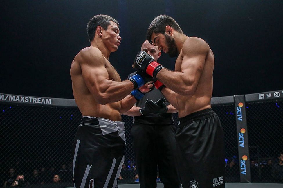 Timofey Nastyukhin (Left) and Dagi Arslanaliev (Right) went on an all-out war. | [Photo: ONE Championship]
