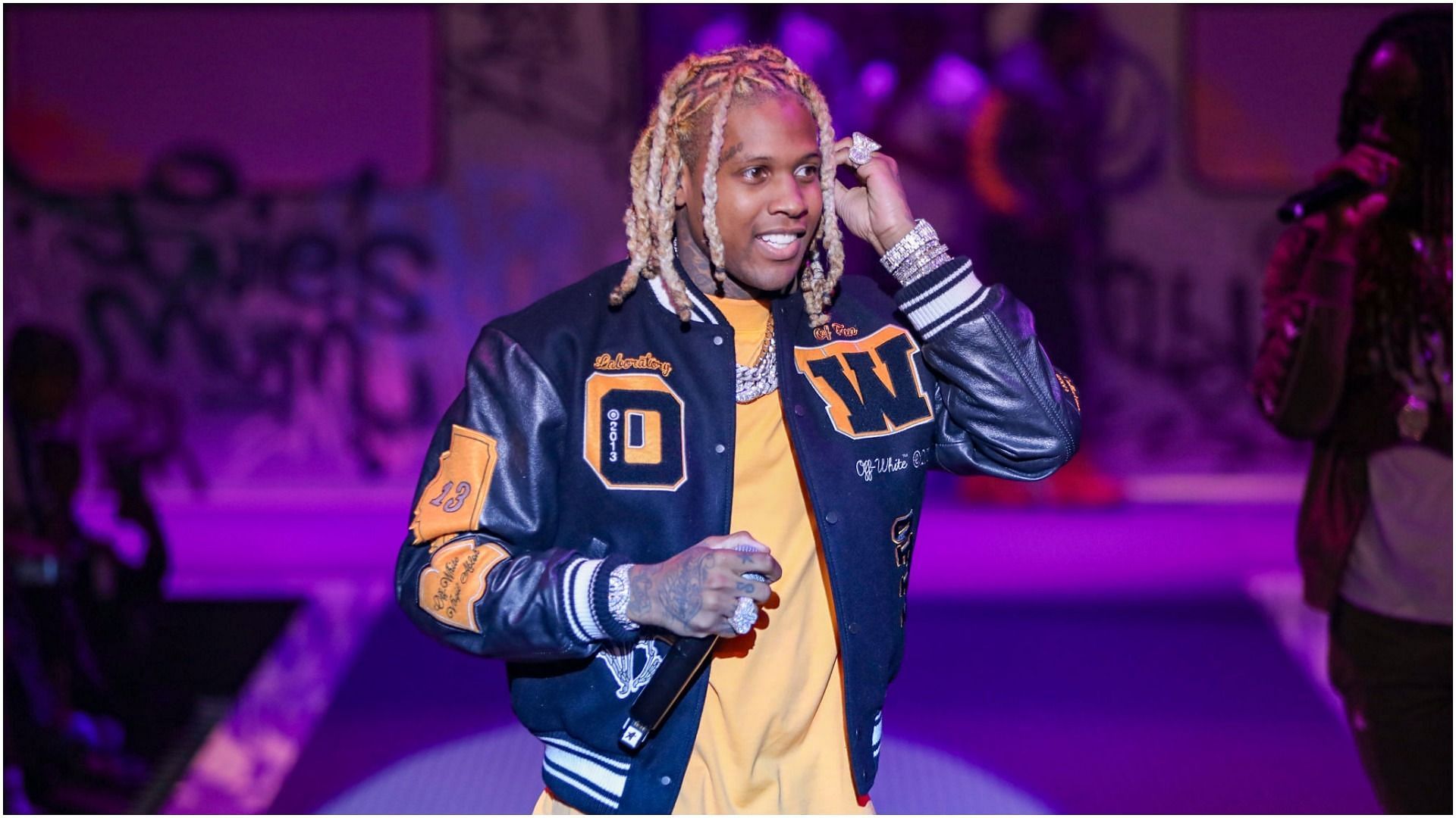 Lil Durk performs on the runway for PrettyLittleThing: Teyana Taylor Collection II New York Fashion Week (Image via Thomas Concordia/Getty Images)