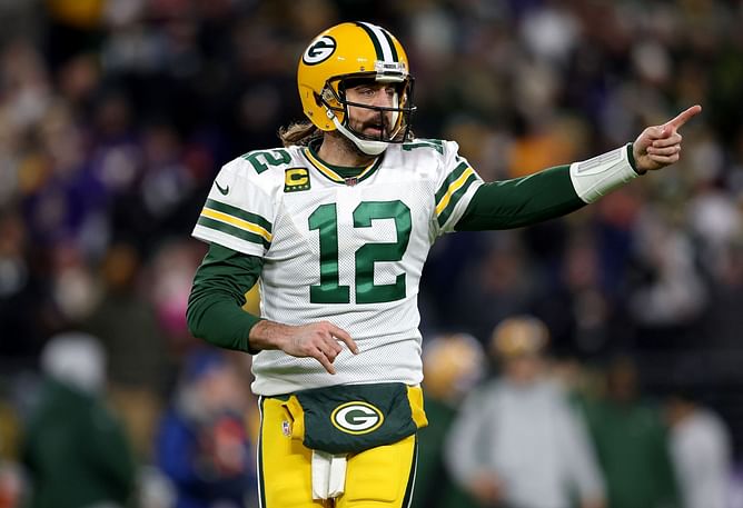 Aaron Rodgers doesn't hold back on criticism of Joe Biden for pandemic comments