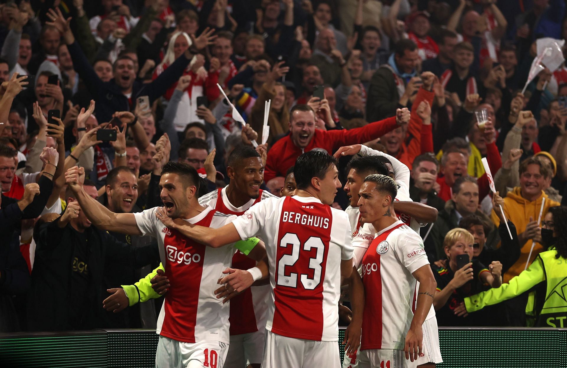 AFC Ajax v Borussia Dortmund: Group C - UEFA Champions League