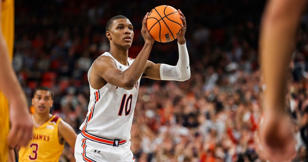 Auburn freshman forward Jabari Smith Jr. has impressed.