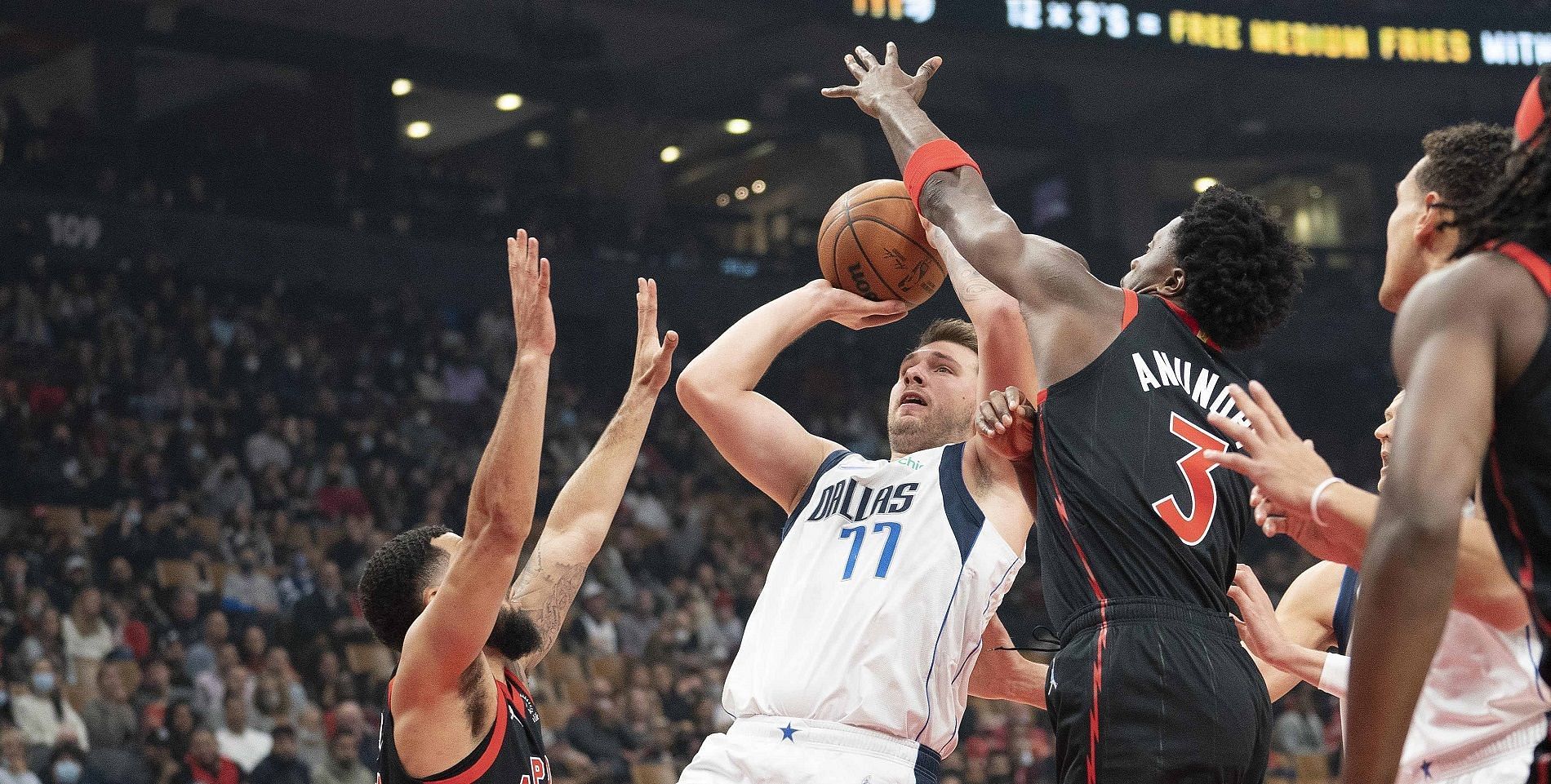 The visiting Toronto Raptors will look to get even with the Dallas Mavericks in their season series on Wednesday. [Photo: NBA.com]