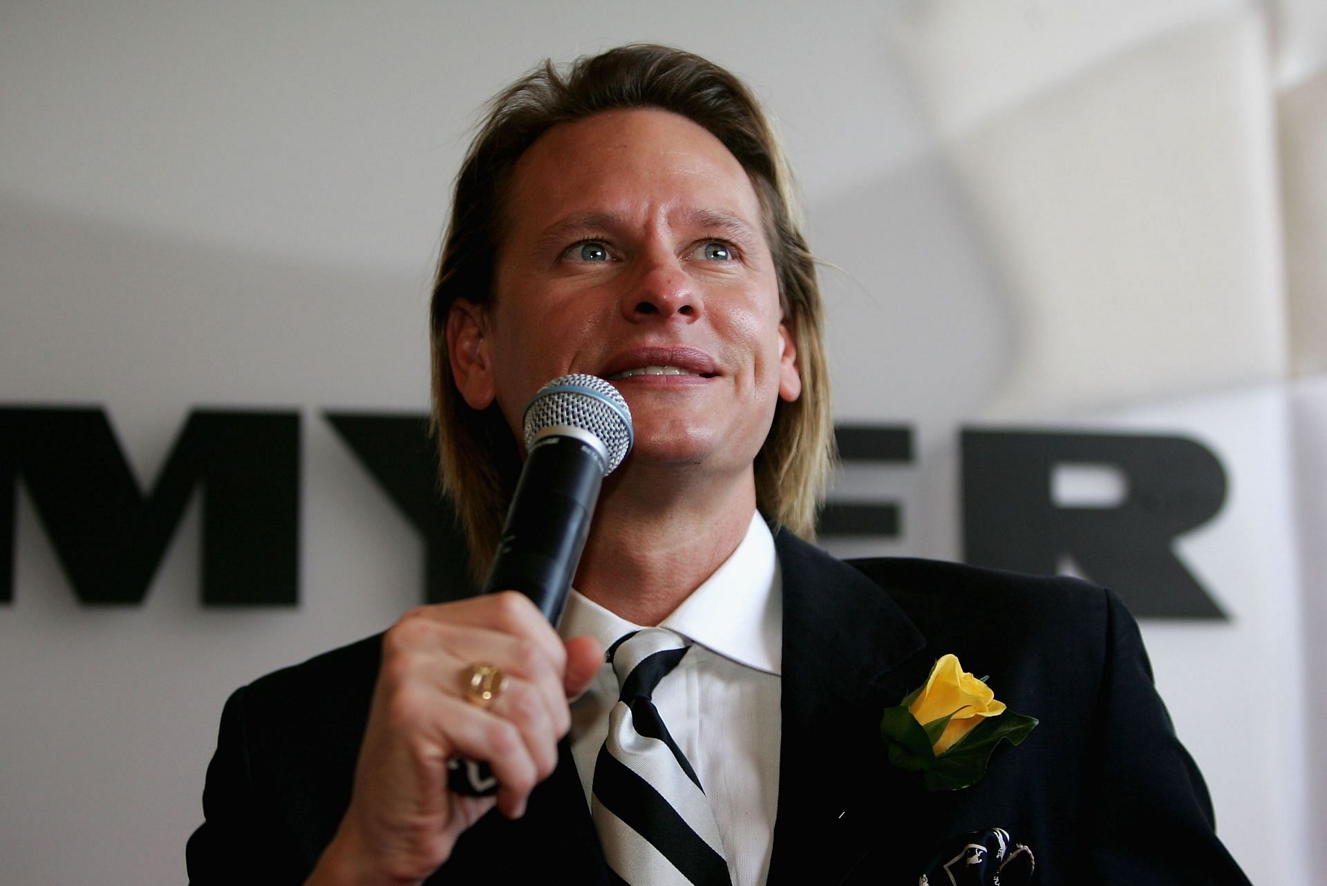 Carson Kressley at the Melbourne Cup in 2005 (Image via Getty)