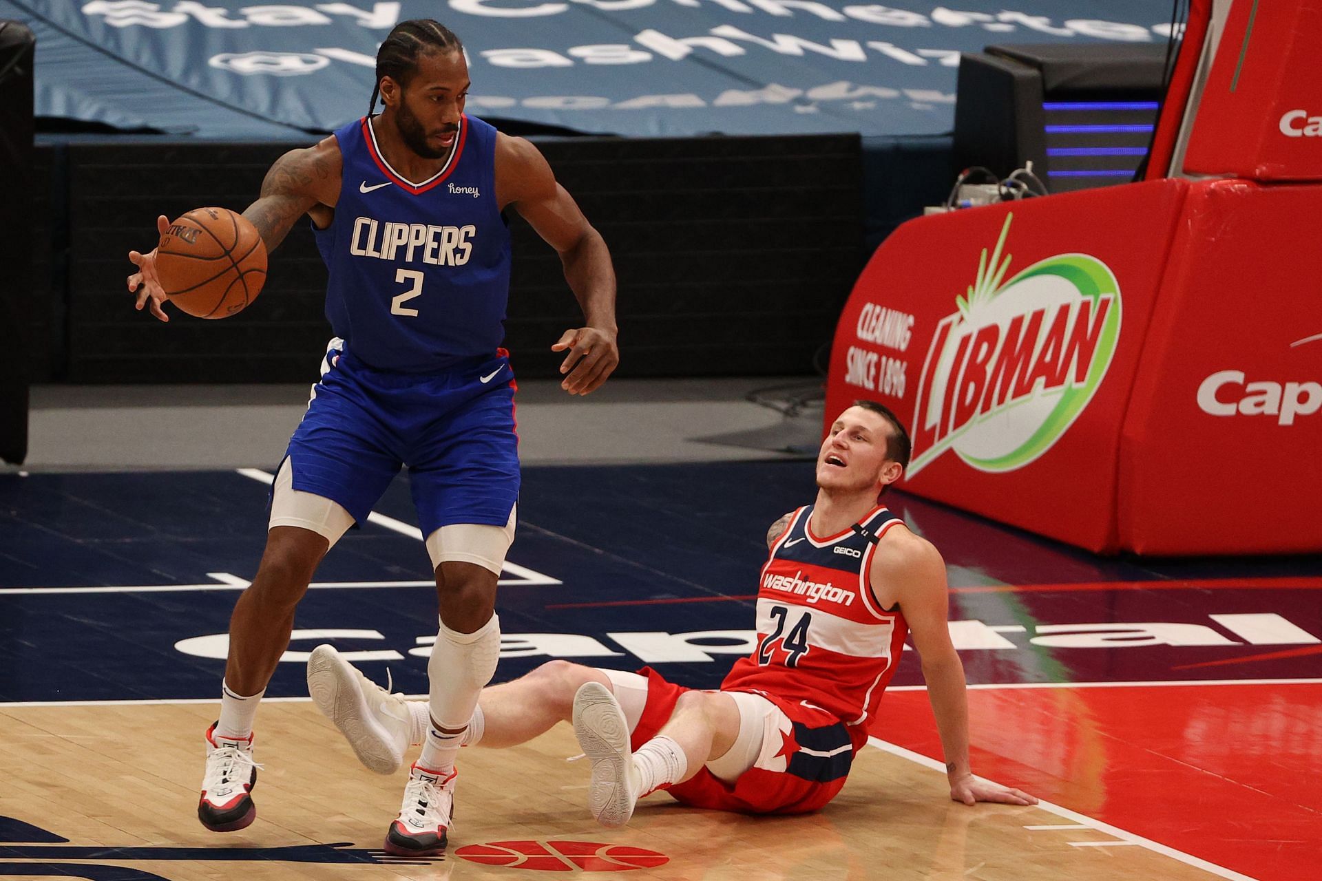 Los Angeles Clippers All-Star Kawhi Leonard with the ball