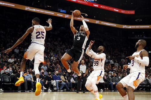 San Antonio Spurs v Phoenix Suns