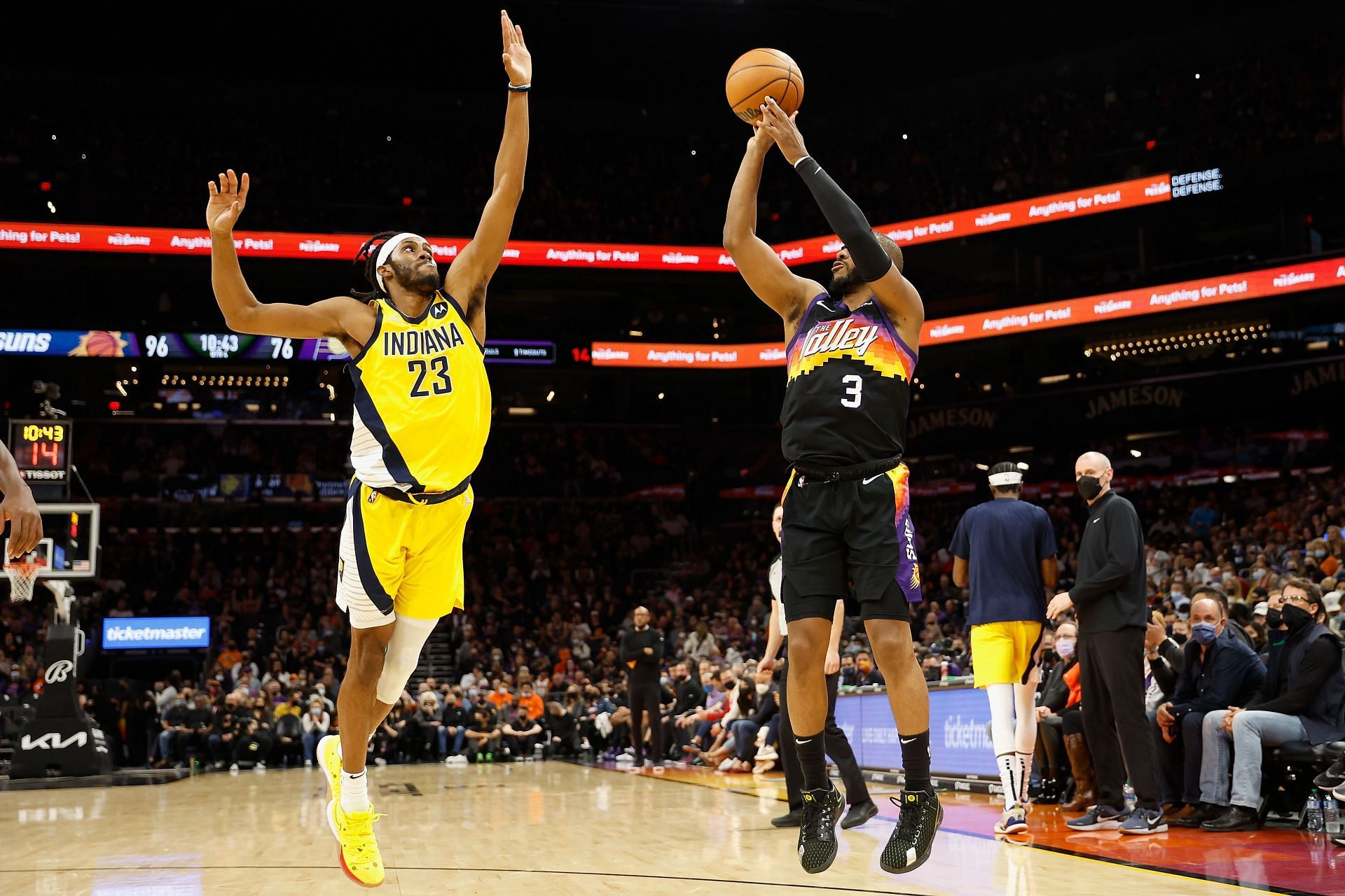 Chris Paul attempts to shoot from mid-range.