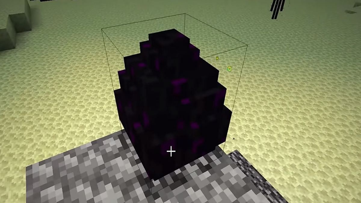 The shape and size of the egg (Image via Minecraft)