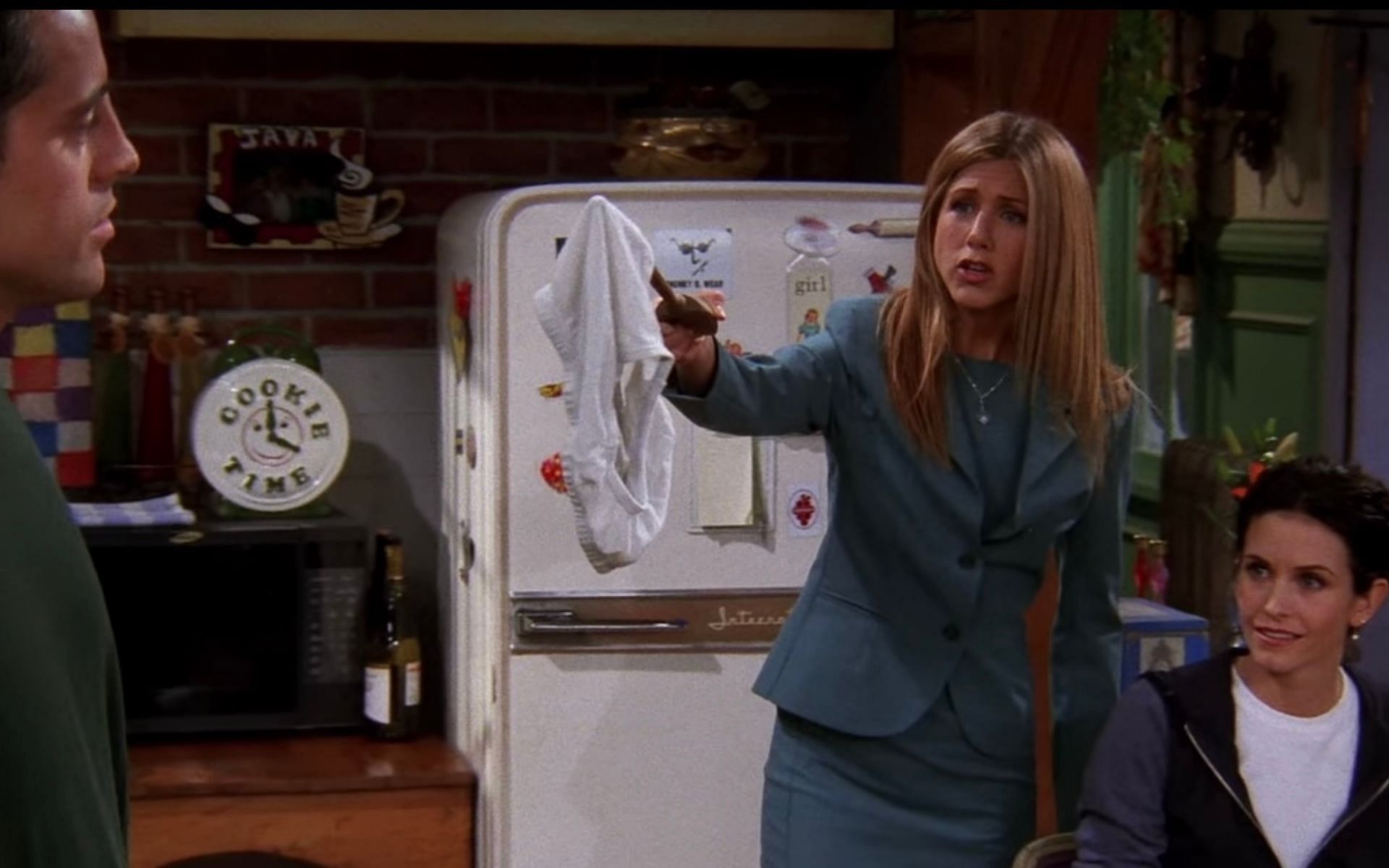 nic on X: rachel green with 'the rachel' haircut