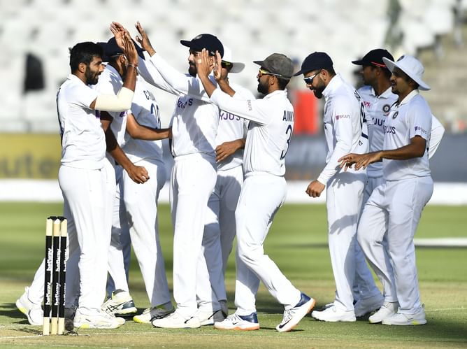 "Why are you so rigid?" - Aakash Chopra on Team India sticking to their 5-bowler strategy despite the 'consistently misfiring' batting