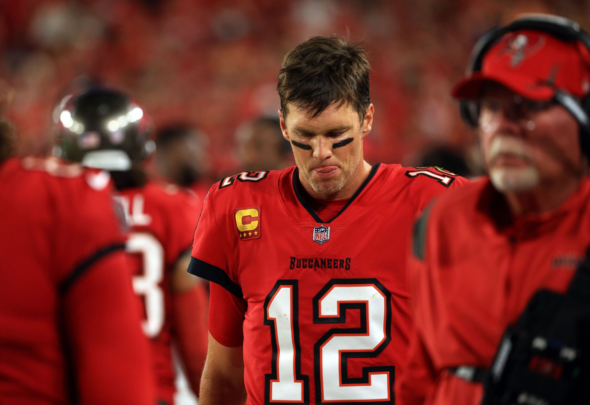 Long-awaited treat for fans: Tom Brady show and a Bucs win